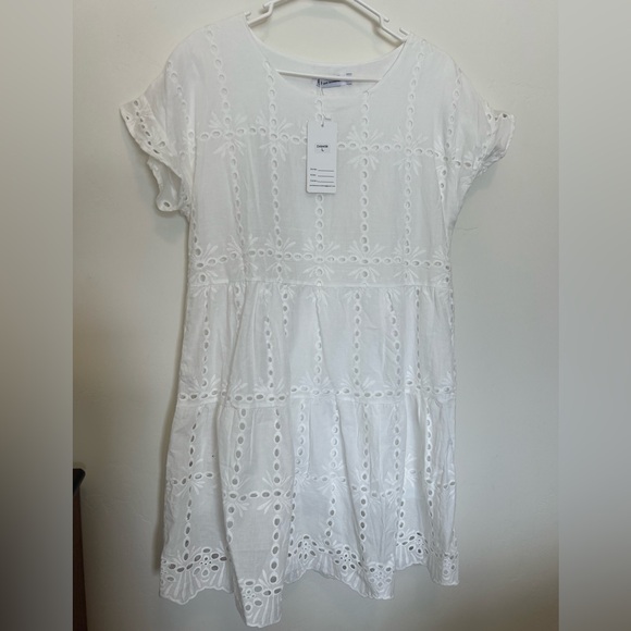 Dresses & Skirts - Lace dress w/ tags